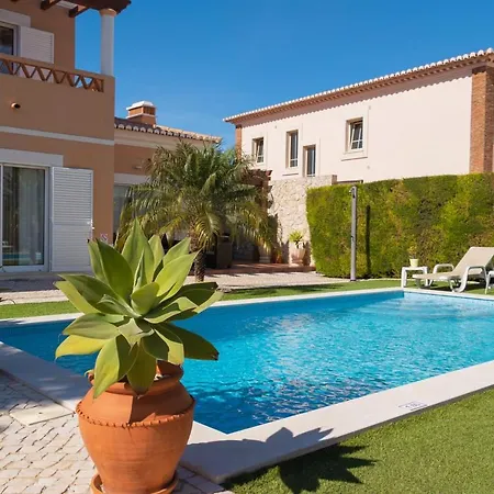 Βίλα Casa Moreira *